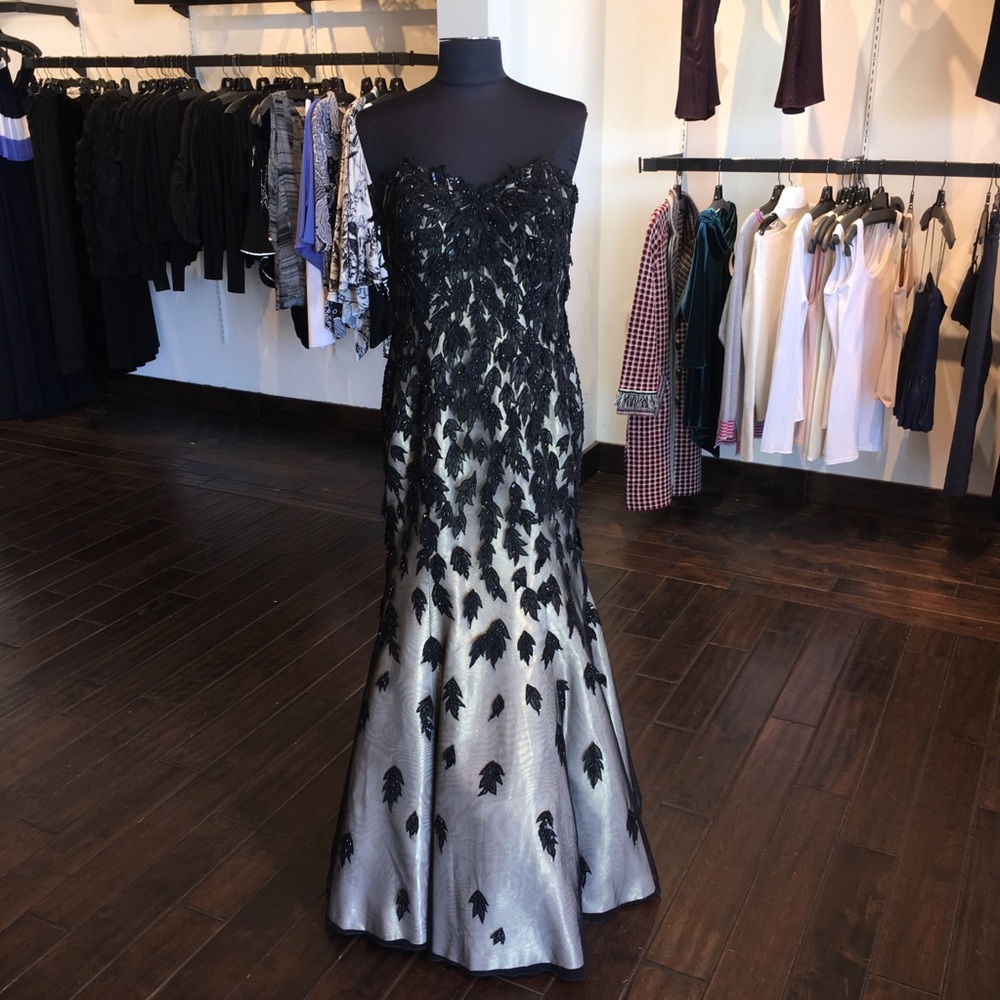 Fouy Chov Size 10 Gown